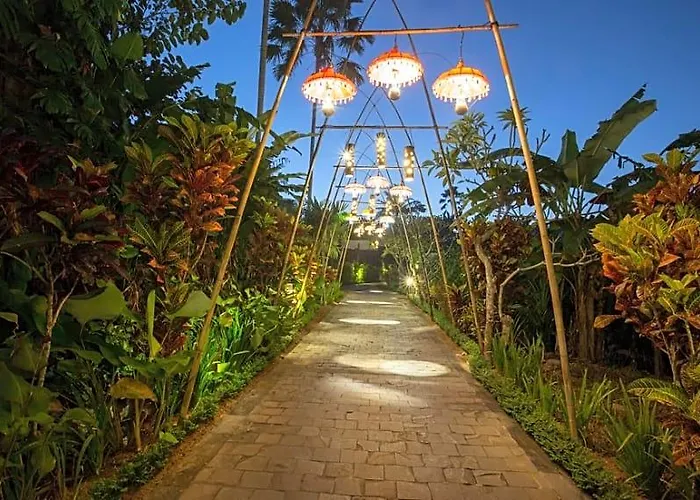 ホテル Furamaxclusive And Ubud